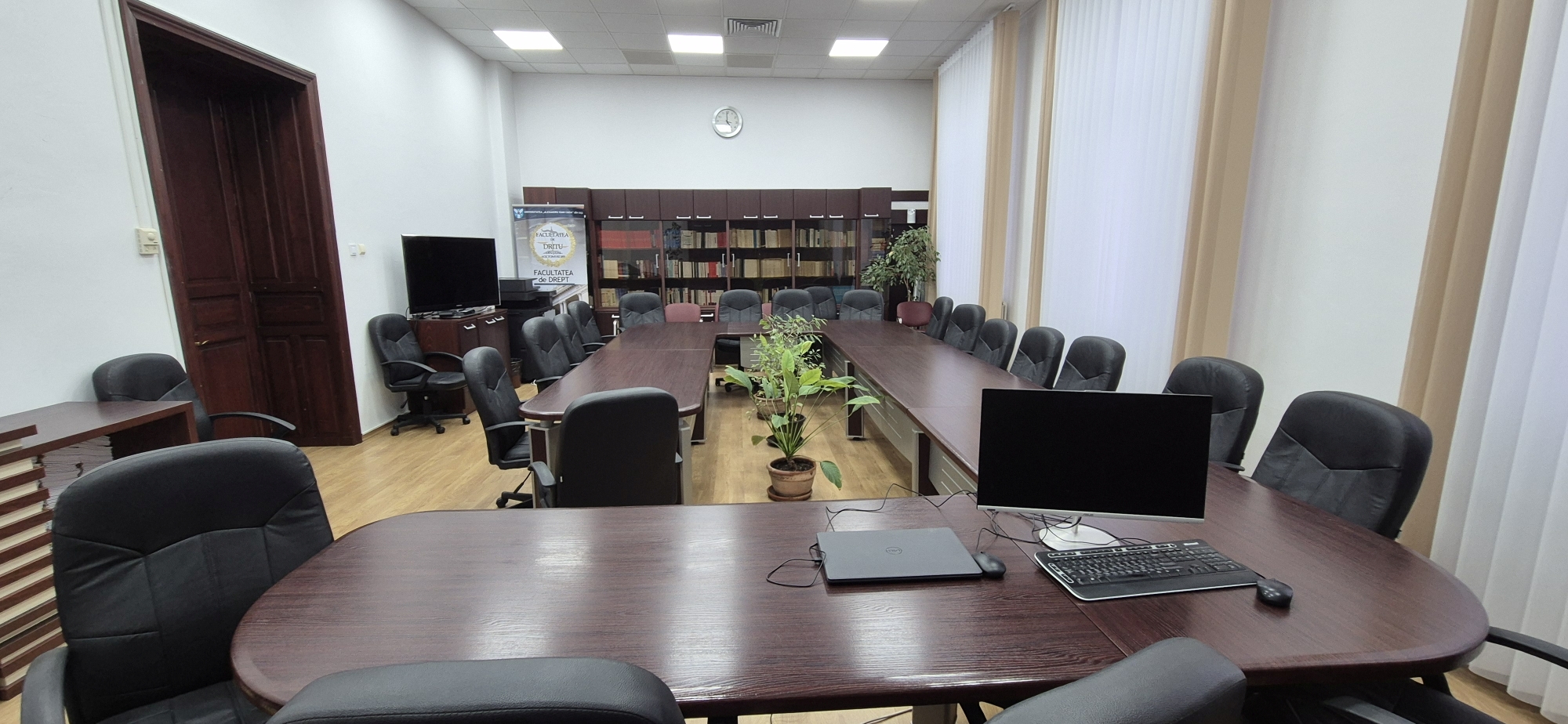 Corp A UAIC, Bulevardul Carol I, nr. 11, Sala Mihail Jakotă (susținere rapoarte de cercetare, referate, cursuri, activități îndrumare etc.)  1