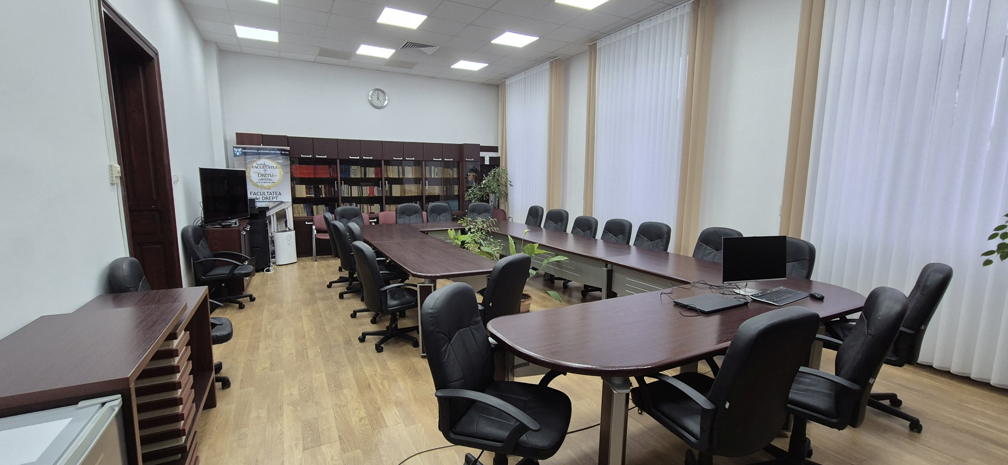 Corp A UAIC, Bulevardul Carol I, nr. 11, Sala Mihail Jakotă (susținere rapoarte de cercetare, referate, cursuri, activități îndrumare etc.)  2